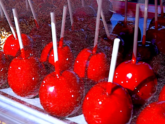 CANDY APPLES PHOTO BY DOUGLAS K.POOR dd-TV.com
